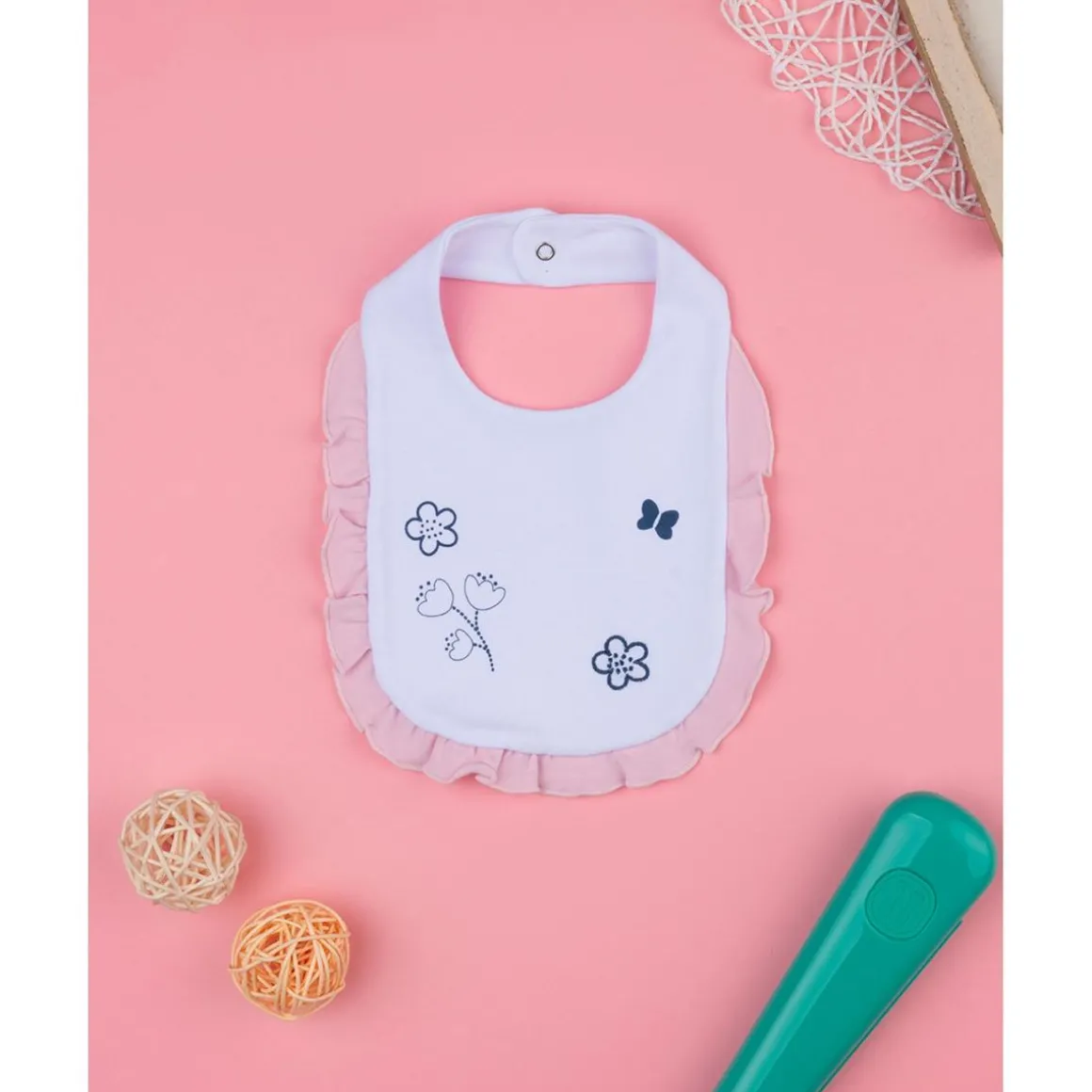 Babero para Niña Blanco y Rosa con Volantes
