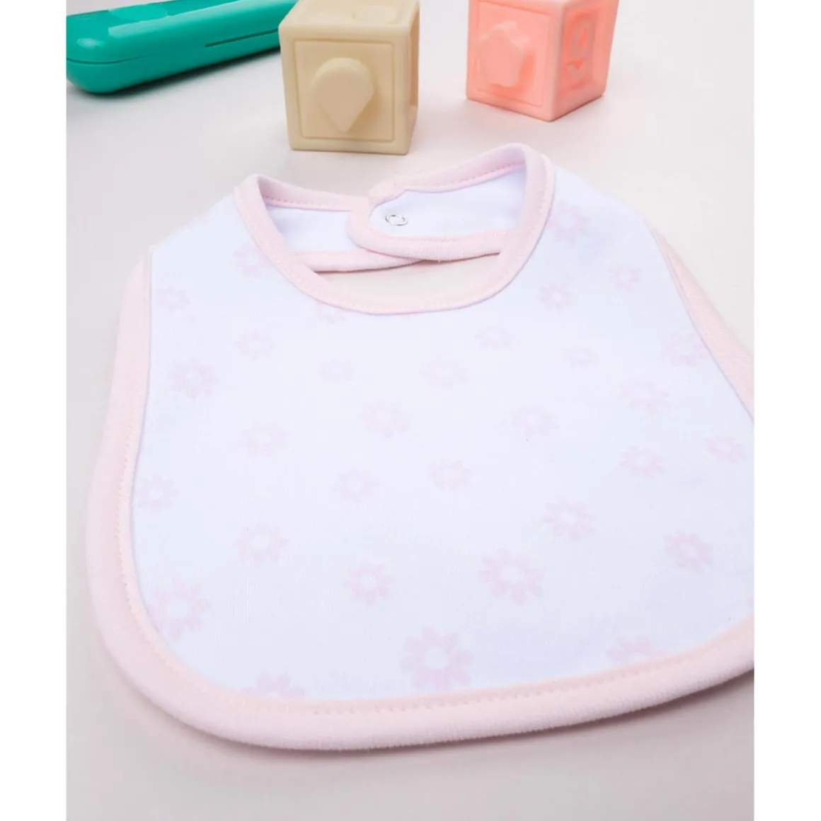 Babero para Niña Blanco y Rosa con Margaritas