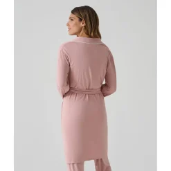 Bata premamá rosa empolvado