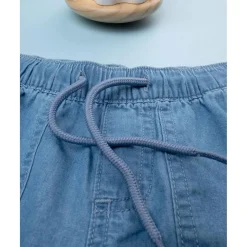 Bermuda azul denim con bolsillos