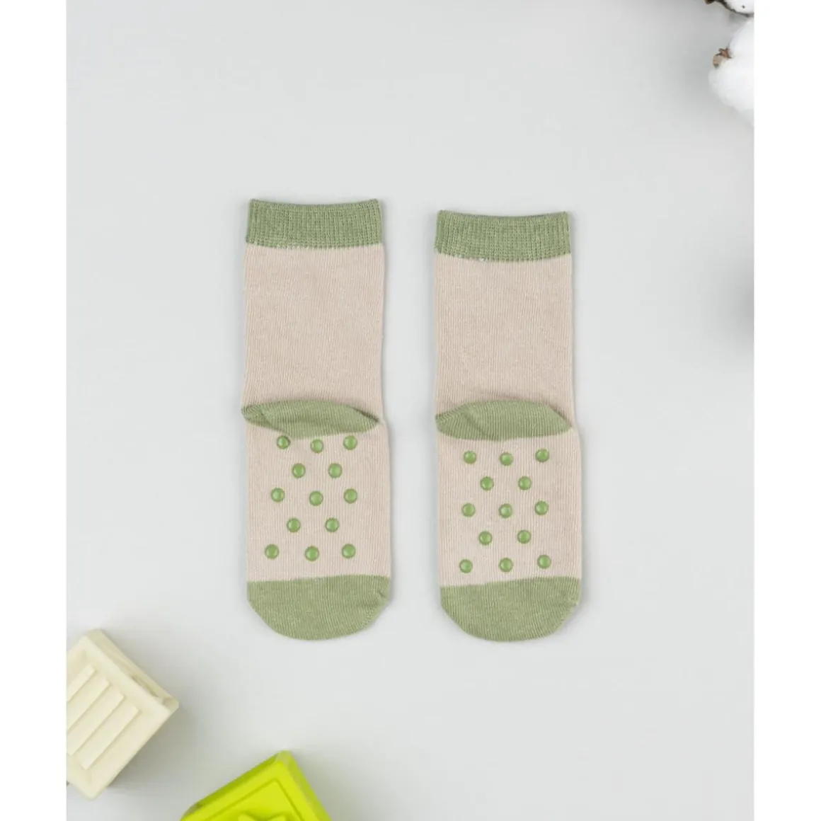 Calcetines antideslizantes niño beige león