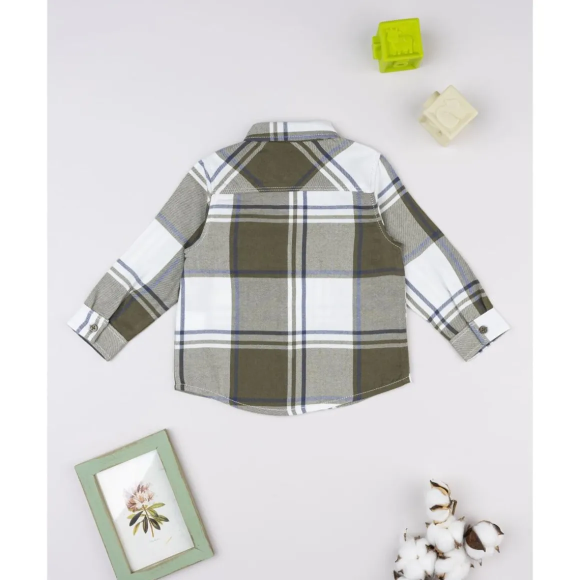 Camisa de niño de franela verde