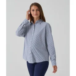 Camisa premamá de rayas blancas y azules