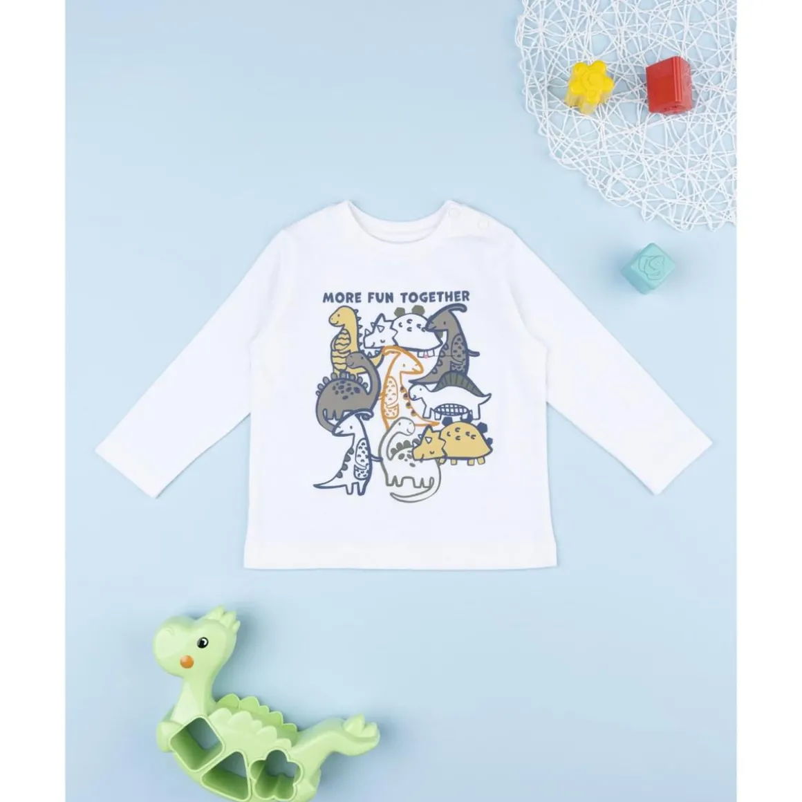 Camiseta blanca con dinosaurios niño