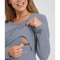 Camiseta de lactancia a rayas azul y blanco