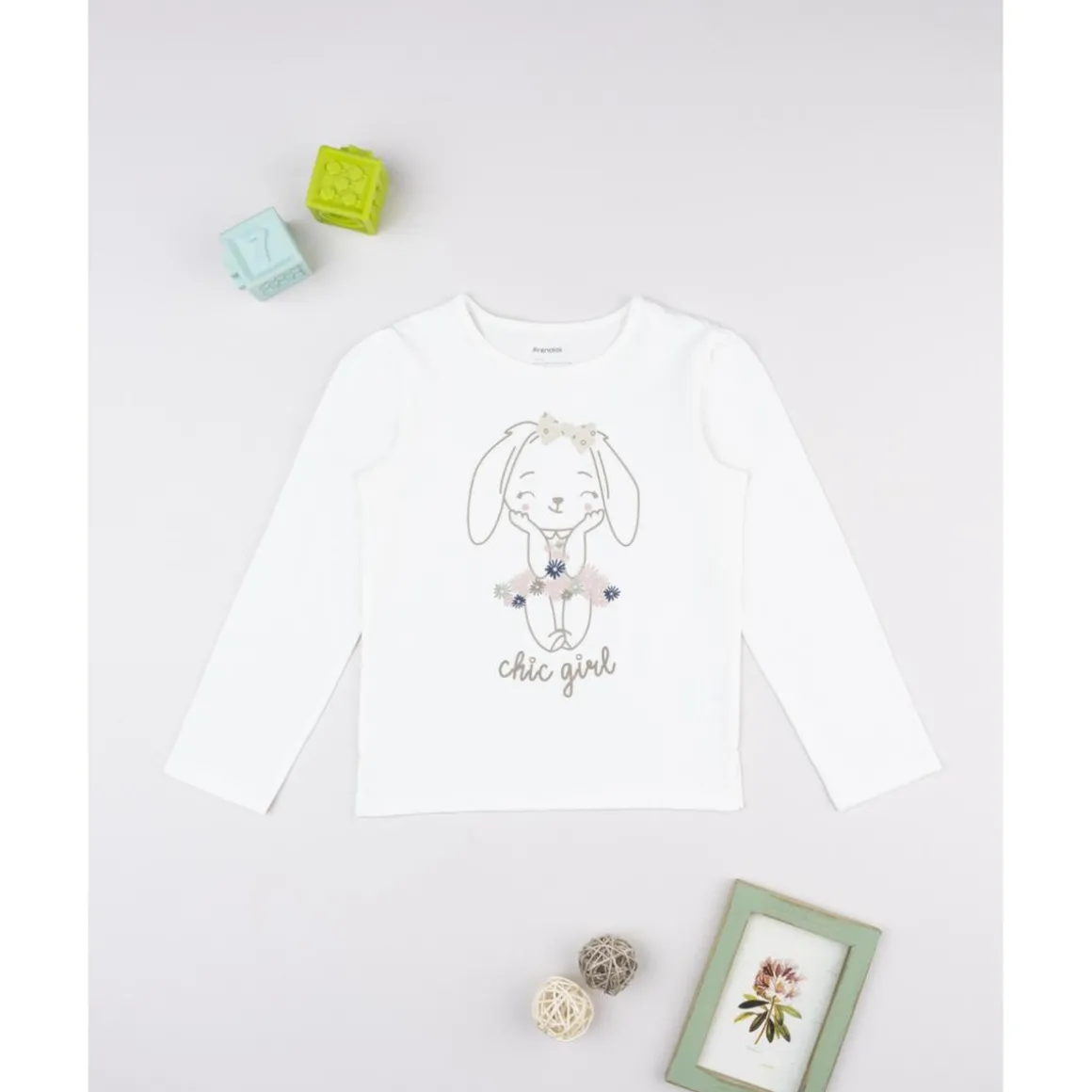 Camiseta niña blanca estampado "chic girl"