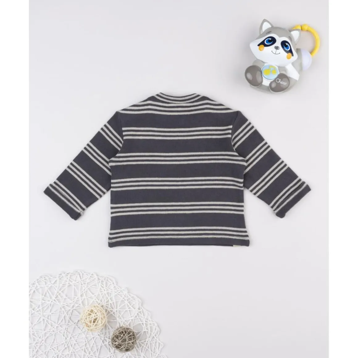 Camiseta niño gris y azul