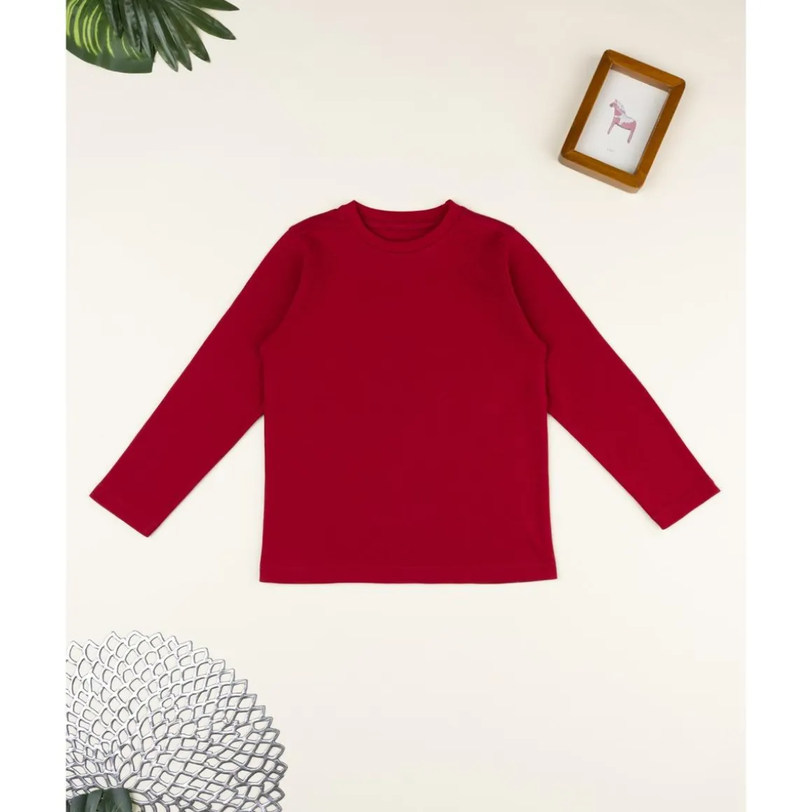 Camiseta roja de manga larga para niño