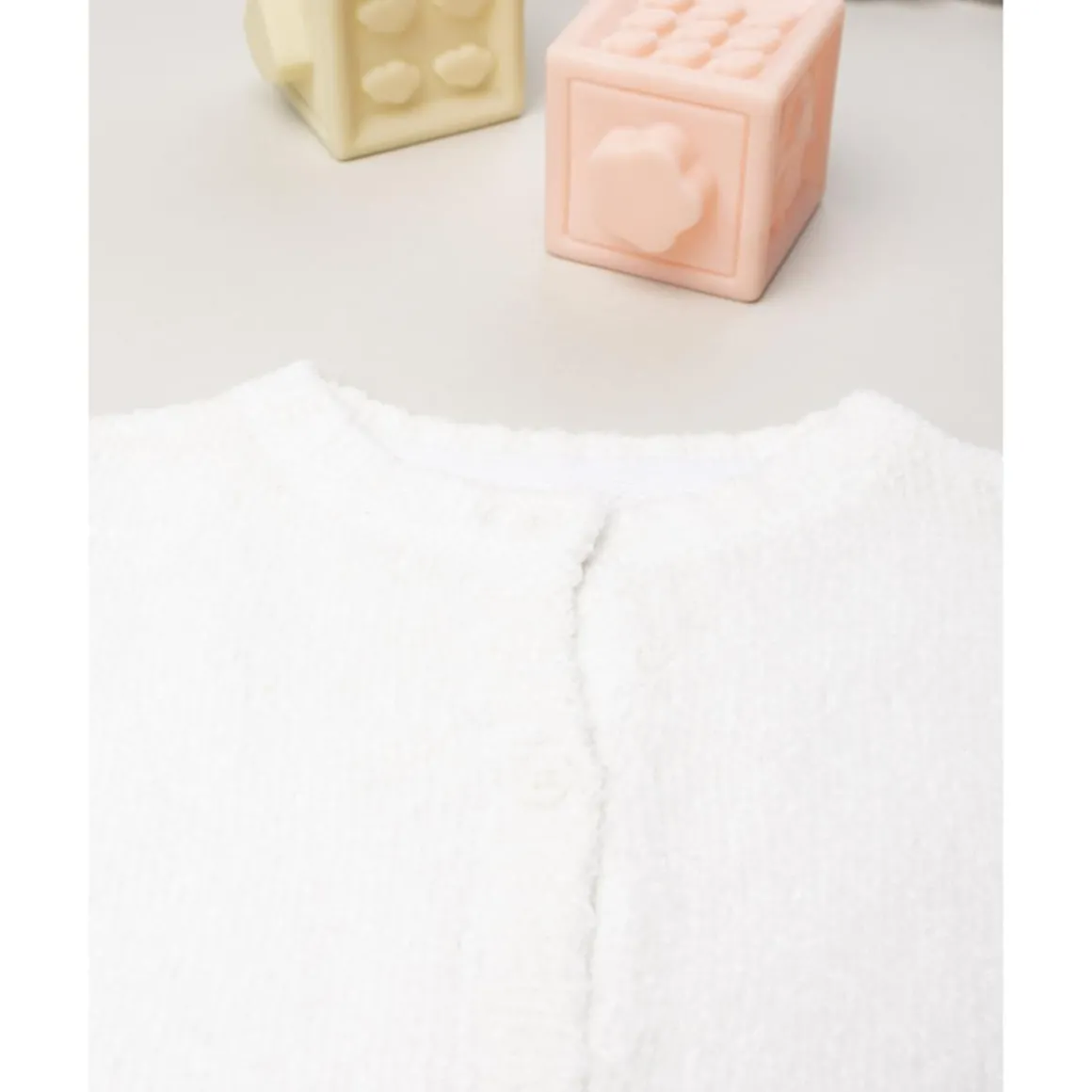 Cardigan blanco de niña