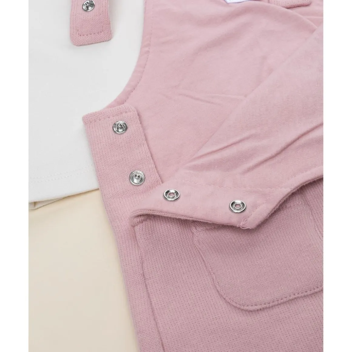 Conjunto bebé con peto rosa