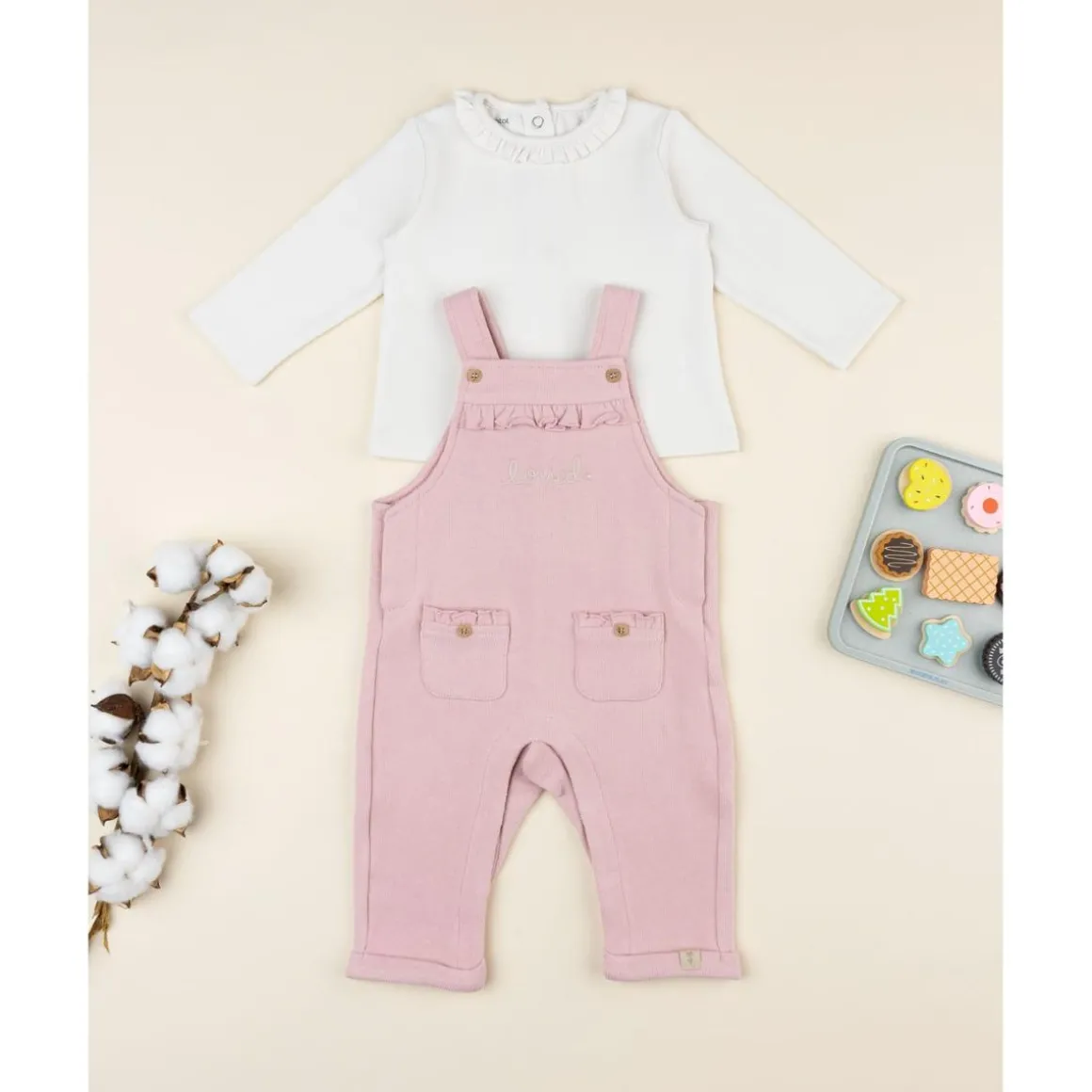 Conjunto bebé con peto rosa