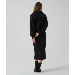 Conjunto premamá de punto negro con falda y jersey