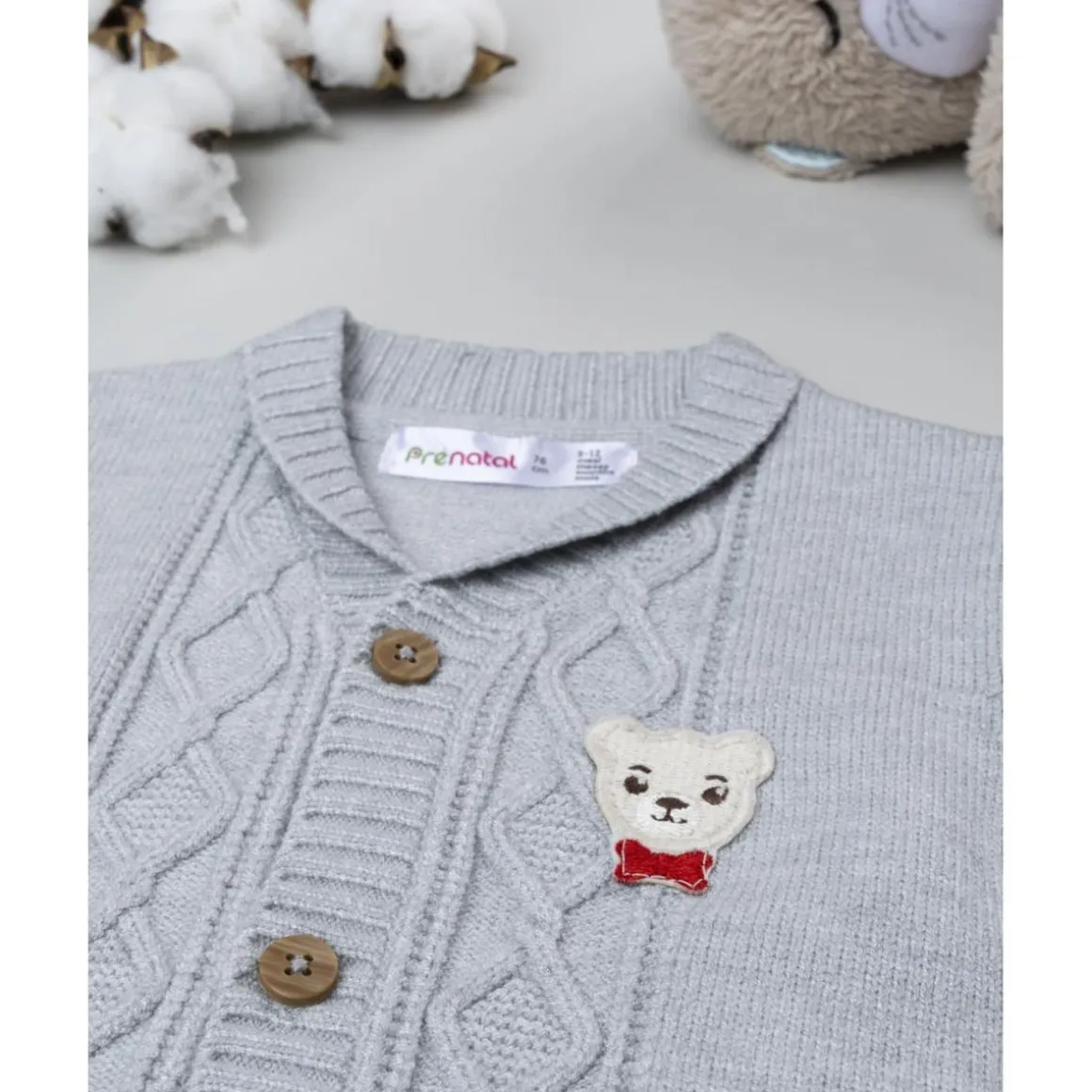 Cárdigan bebé gris con parche