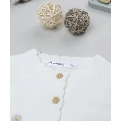 Cárdigan tricot de niña con flores bordadas