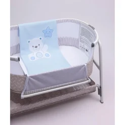 Funda de cuna veraniega con bordado