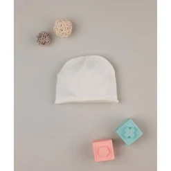 Gorro de lana y algodón para recién nacida