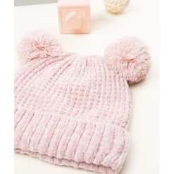 Gorro rosa con pompón y lentejuelas para niña