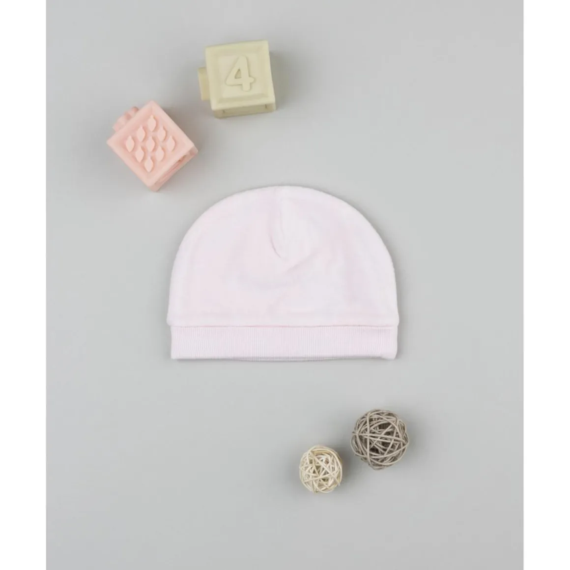 Gorro rosa modelo cuculo para niña