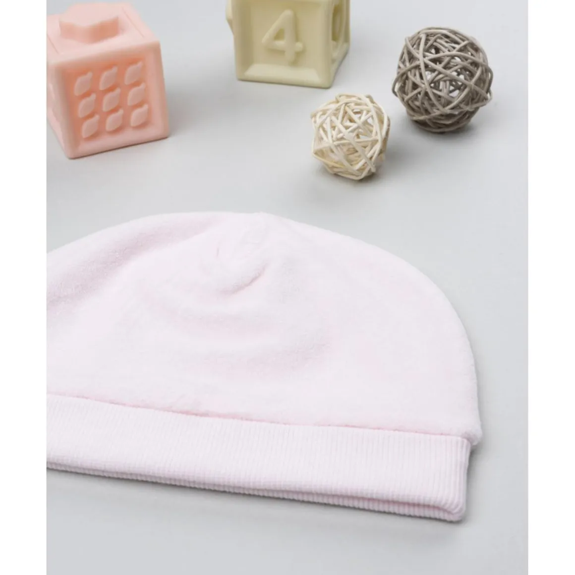 Gorro rosa modelo cuculo para niña