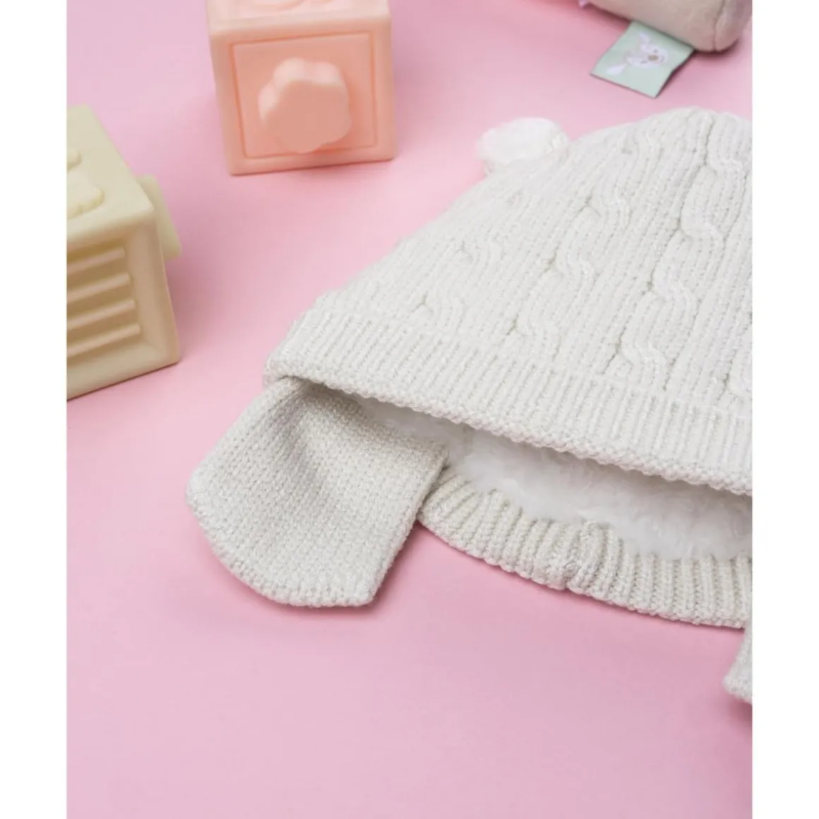 Gorro tricot beige con orejas