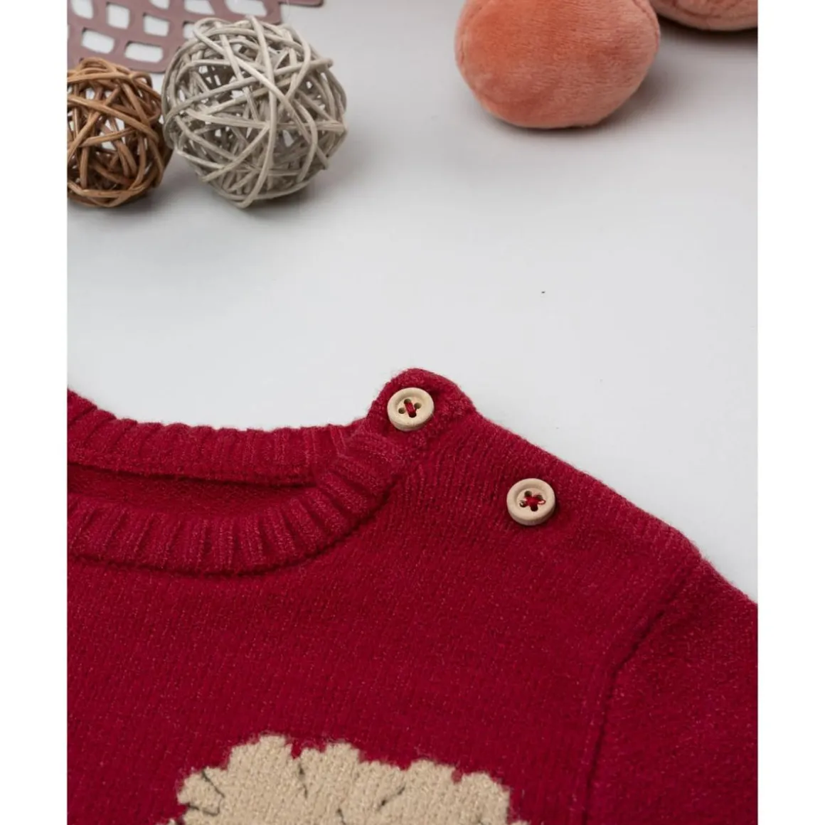 Jersey de niño rojo con bordados de animales