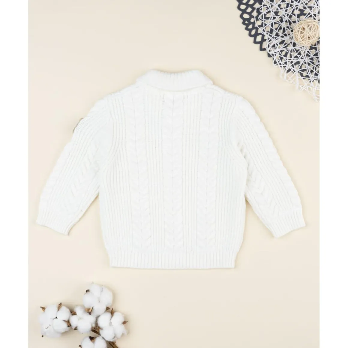 Jersey tricot blanco con parche en la manga para niño