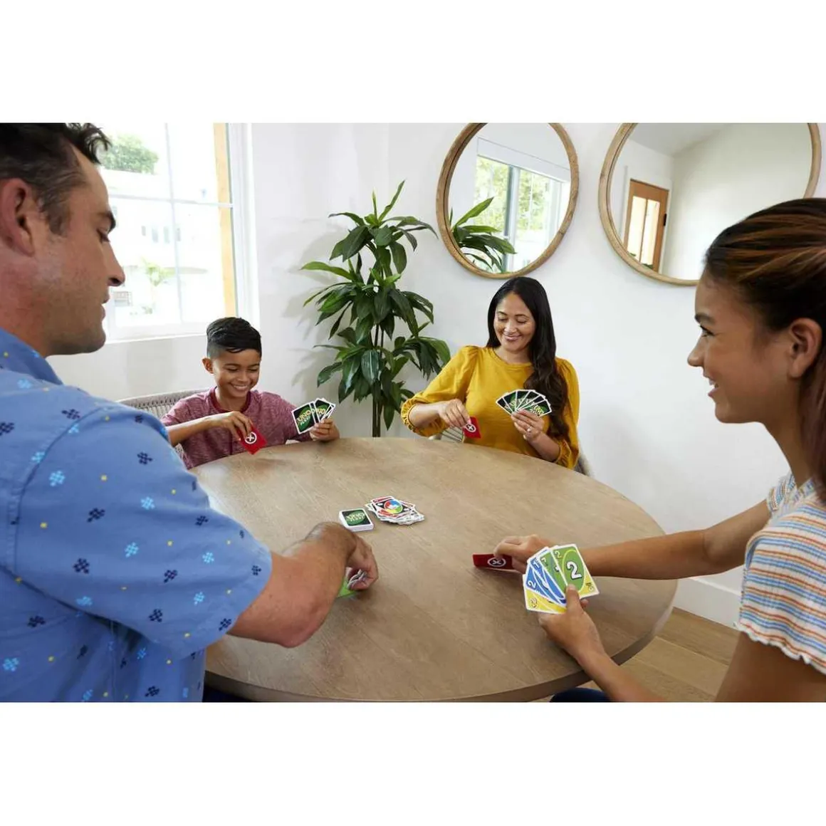 Mattel - Juego de cartas UNO Split familiar y flexible ㅤ