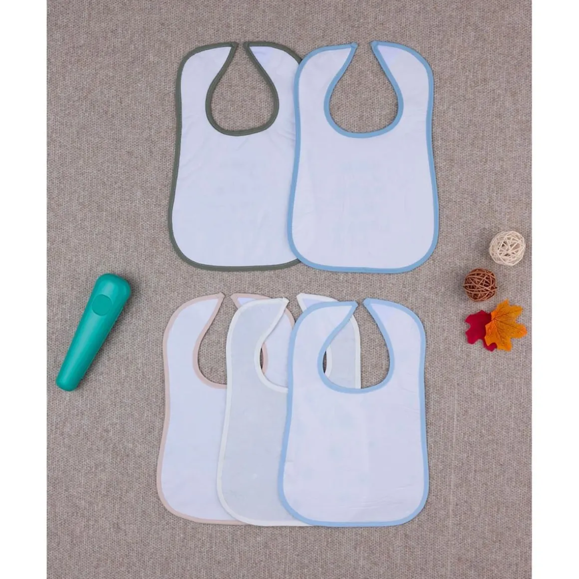 Pack de 5 Baberos Grandes Plastificados