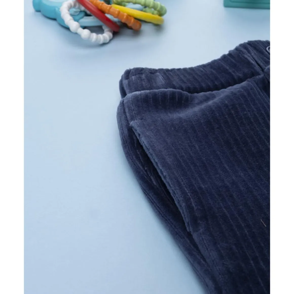Pantalón de velour azul para niño