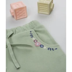 Pantalón niña verde con bordado de flores