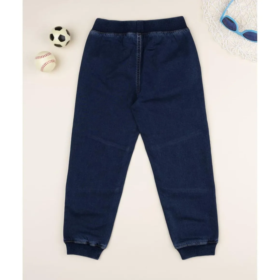 Pantalón niño denim oscuro con bolsillos