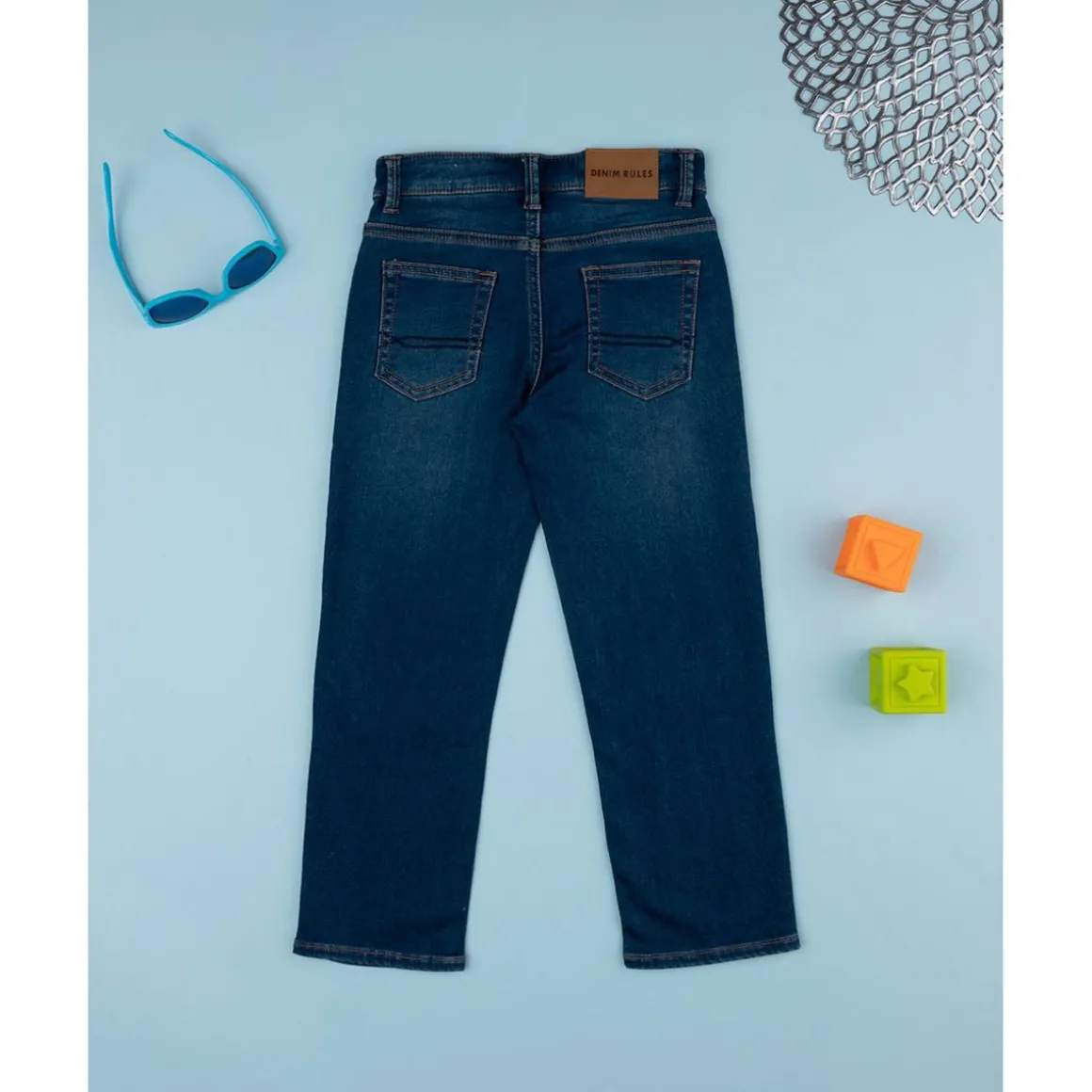 Pantalón vaquero oscuro niño casual