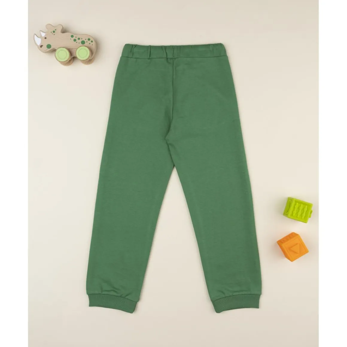 Pantalones niño verde estampado relieve
