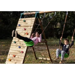 Parque infantil de madera columpios y escalada Timbu