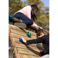 Parque infantil de madera columpios y escalada Timbu