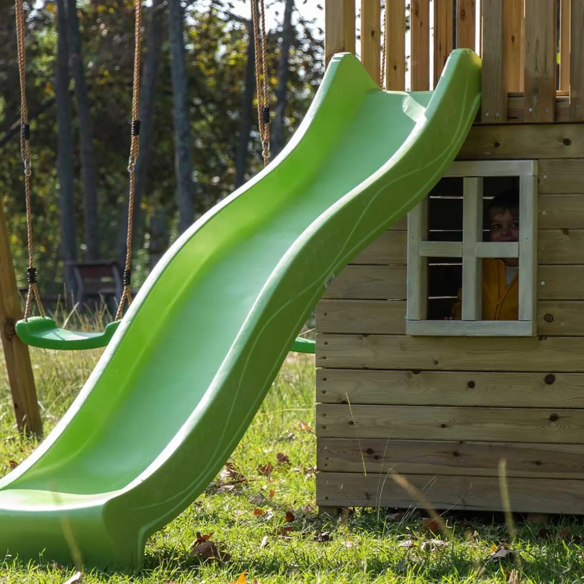 Parque juegos infantil de madera Tibidabo con caseta y columpio doble