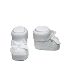 Patucos de recién nacido blancos