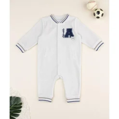 Pijama beige de terciopelo con parche “Adorable”