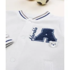 Pijama beige de terciopelo con parche “Adorable”