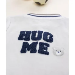 Pijama beige de terciopelo con parche “Adorable”