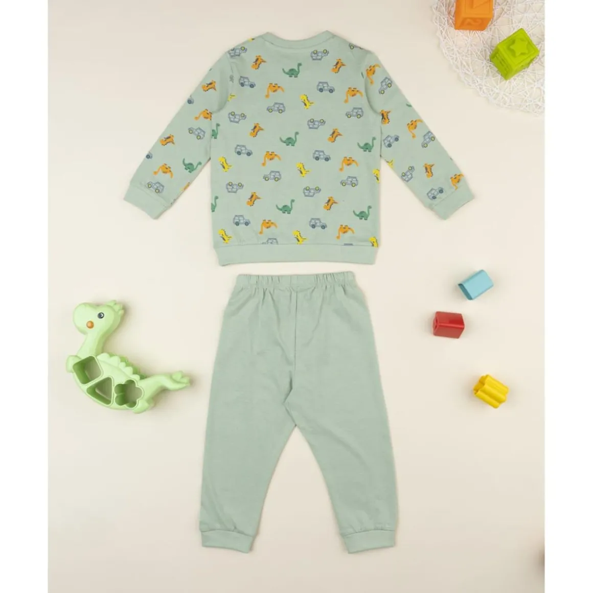 Pijama dos piezas niño verde dinosaurios