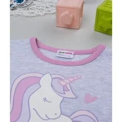 Pijama dos piezas para niña gris y rosa con unicornios