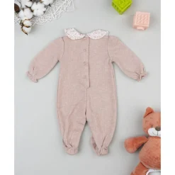 Pijama en color rosa antiguo de bebé niña con patch de conejito