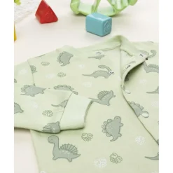 Pijama enterizo verde con estampado de dinosaurios para niño