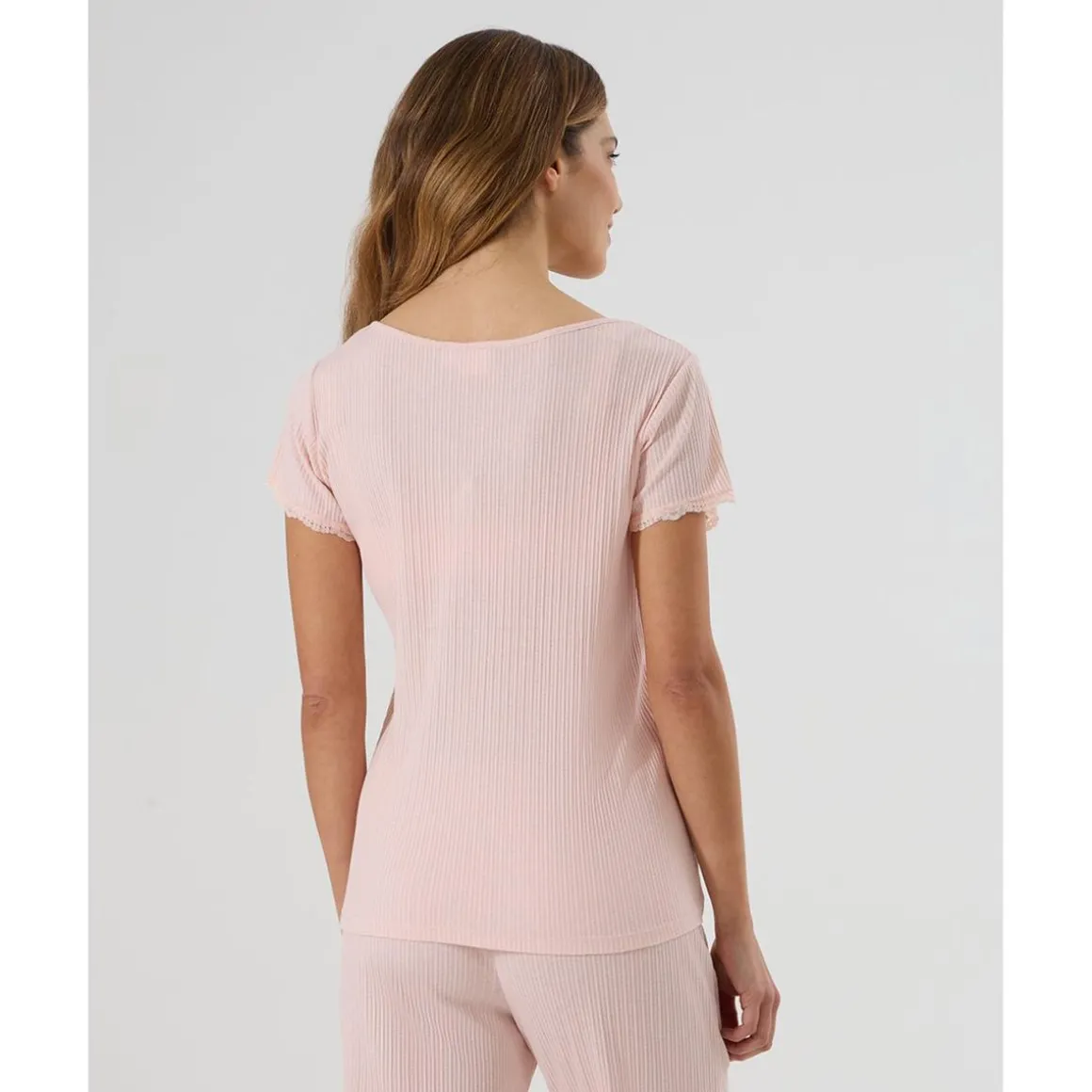 Pijama premamá rosa con encaje y botones para lactancia