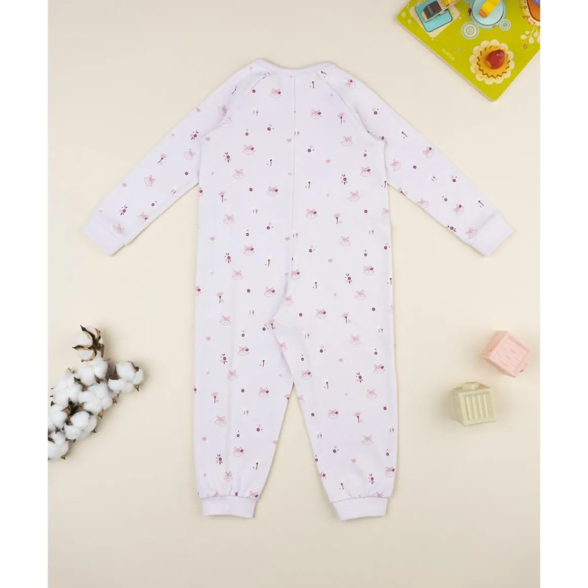 Pijama rosa entero de niña con zorros