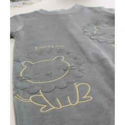 Pijama verde oscuro de terciopelo con leoncitos