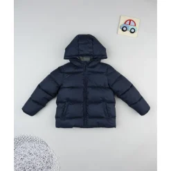 Plumífero azul con capucha para niño