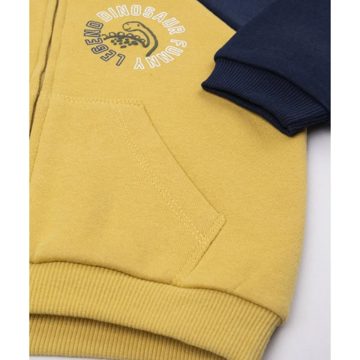 Sudadera amarilla y azul para niño