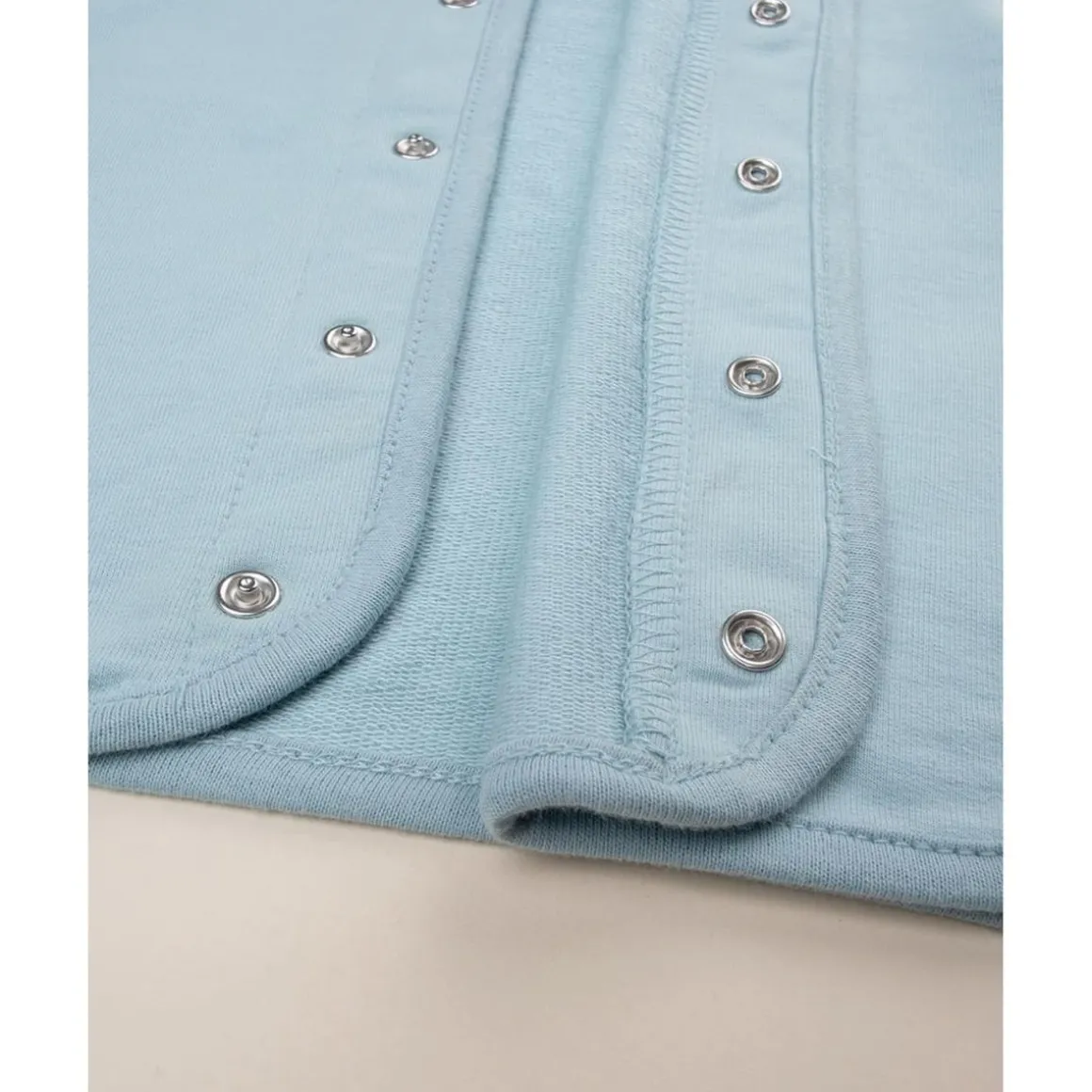 Sudadera azul con capucha para niño